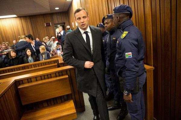 南非残奥会选手皮斯托瑞斯走上法庭争取假释
