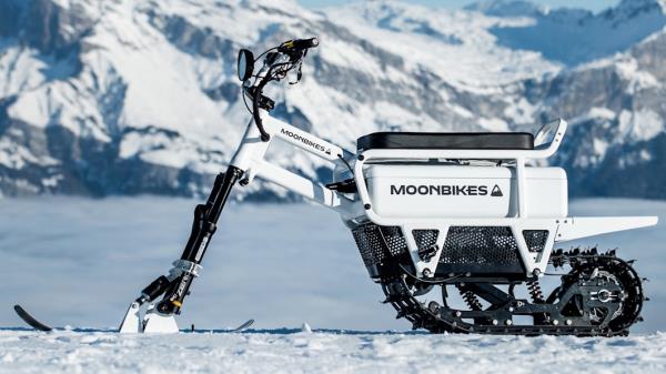 这款Moonbike看起来像一款非常有趣的电动雪地自行车