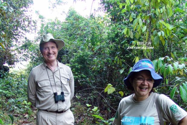 Tom Lovejoy with Regina Luizao of INPA in the Amazon. Photo credit: William F. Laurance
