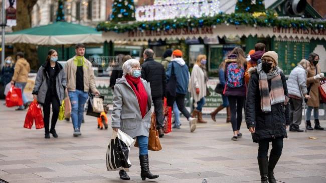 Cardiff shoppers Dec 2020