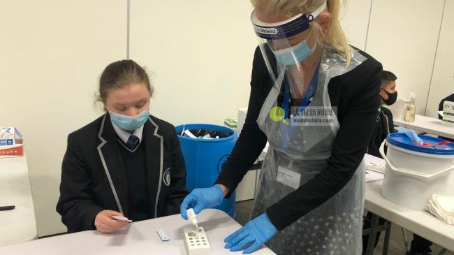 新冠肺炎:英国中学拒收口罩引发担忧