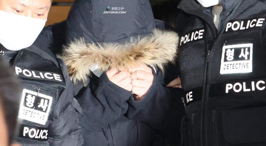 A 41-year-old children's gym owner arrested for murdering an employee is transferred to prosecutors on Friday, in Seoul. (Yonhap)