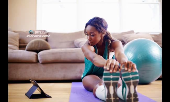 在家里或健身房，联网训练课程正在蓬勃发展