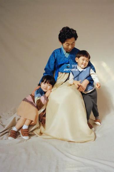 Zara‘s hanbok collection is shown in this screen captured image from its website.
