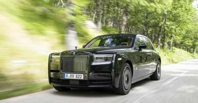 Rolls Royce Phantom, this is how the queen of luxury is made and how it goes