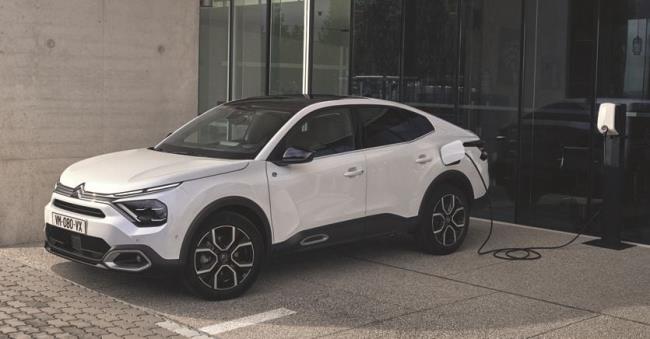 Citroën, the X factor of the suv coupé also debuts in the mid-range
