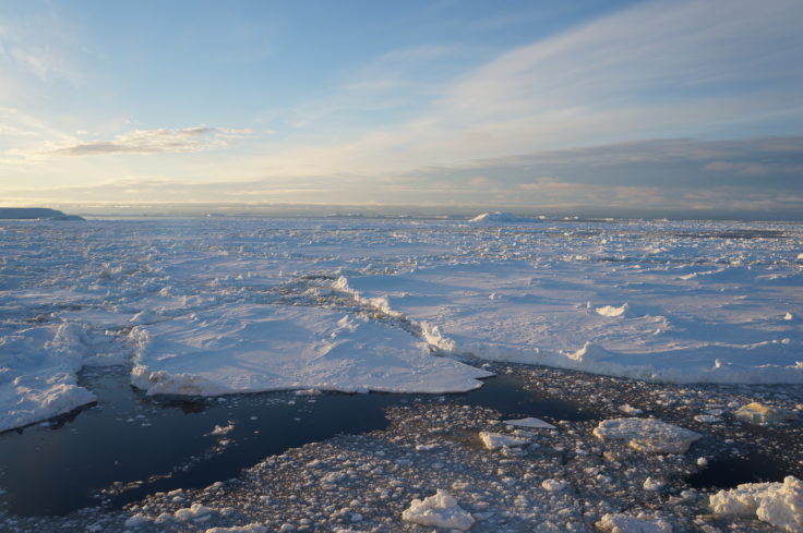 随着南极海冰面积下降到创纪录水平，研究正在进行中